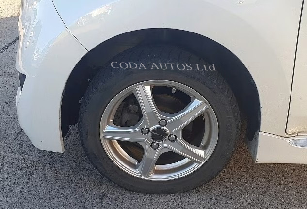 TOYOTA bB 2015